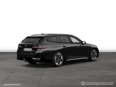 Gebraucht BMW 520 M Sport 197 PS (144 kW) 2025 Schwarz Kombi
