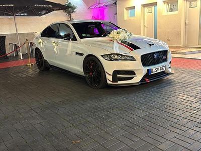 Weiß Gebraucht 2015 Jaguar XF SVR Limousine | 23.900 €