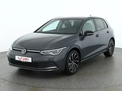 Gebraucht VW Golf VIII Move 150 PS (110 kW) 2023 Grau Limousine