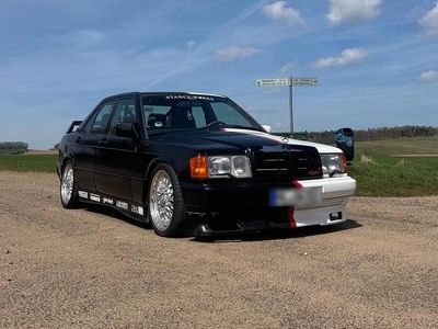 Second-hand Mercedes 190 122 CP (89 kW) 1993 Andere farben Berlinǎ