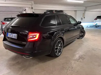 Second-hand Skoda Octavia vRS 184 CP (135 kW) 2019 Negru Break