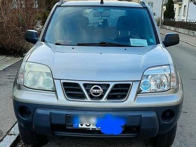 Silber Gebraucht 2002 Nissan X-Trail SUV | 1.600 € (Fairer Preis)