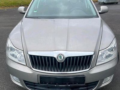 Gold Gebraucht 2009 Skoda Octavia Kombi | 6.000 € (Teuer)
