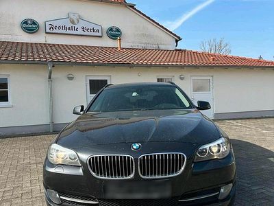 Gebraucht BMW 520 183 PS (134 kW) 2011 Blau Kombi