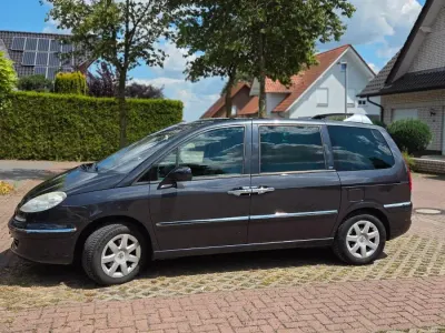 Gebraucht Peugeot 807 136 PS (100 kW) 2008 Braun Van / Kleinbus