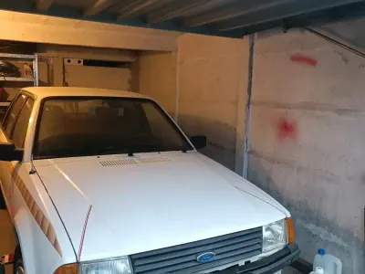 Gebraucht Ford Escort 73 PS (53 kW) 1986 Weiß Kleinwagen