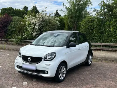 Gebraucht Smart ForFour Passion 90 PS (66 kW) 2017 Weiß Kleinwagen