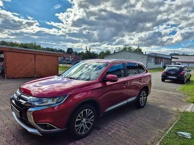 Gebraucht Mitsubishi Outlander Top 150 PS (110 kW) 2016 Rot SUV