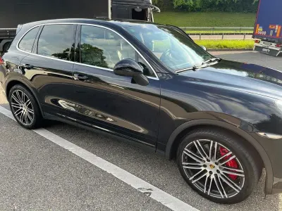Gebraucht Porsche Cayenne Turbo 500 PS (367 kW) 2013 Schwarz SUV
