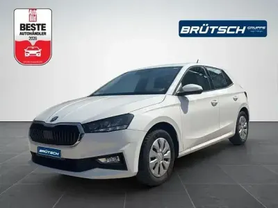 Gebraucht Skoda Fabia Selection 80 PS (58 kW) 2023 Candyweiss Kleinwagen