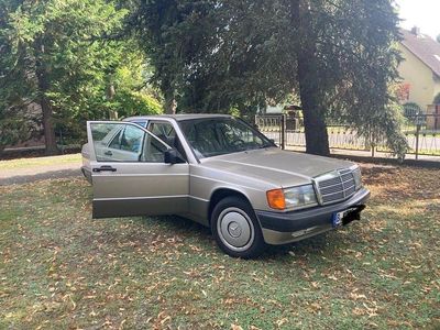 Beige Gebraucht 1991 Mercedes 190 Limousine | 5.000 €