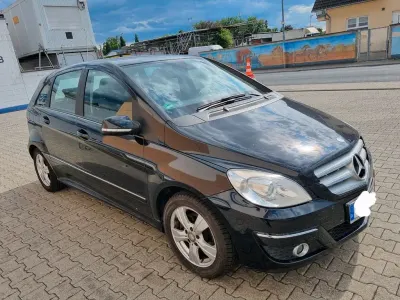 Gebraucht Mercedes B180 109 PS (80 kW) 2010 Schwarz Van / Kleinbus