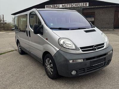 Gebraucht Opel Vivaro 101 PS (74 kW) 2004 Silber Van / Kleinbus