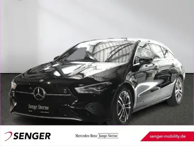Gebraucht Mercedes CLA200 Shooting Brake 163 PS (119 kW) 2025 Schwarz Kombi