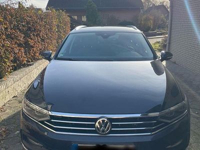 Grau Gebraucht 2019 VW Passat Elegance Kombi | 21.290 € (Fairer Preis)