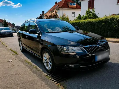 Gebraucht Skoda Superb Ambition 125 PS (91 kW) 2014 Schwarz Kombi