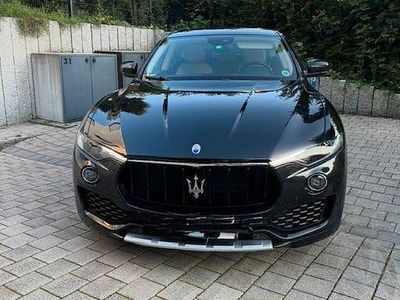 Gebraucht Maserati Levante 275 PS (202 kW) 2018 Schwarz SUV