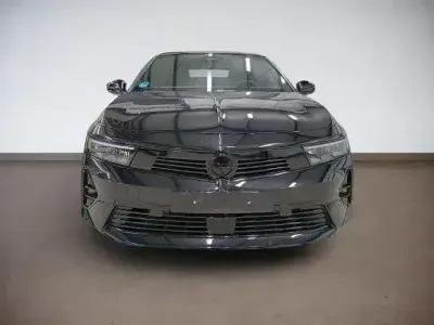 Gebraucht Opel Astra 131 PS (96 kW) 2024 Schwarz Kleinwagen