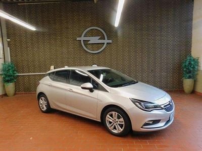 Silber Gebraucht 2017 Opel Astra Active Limousine | 12.850 € (Etwas zu teuer)