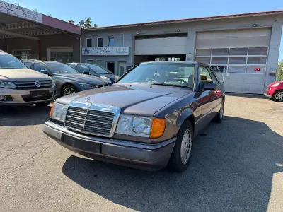 Gebraucht Mercedes 230 132 PS (97 kW) 1991 Braun Coupé