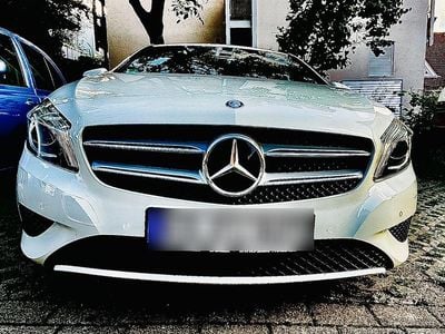 Usata Mercedes A180 Urban 122 CV (89 kW) 2015 Bianco Berlina