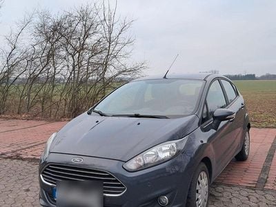 Grau Gebraucht 2013 Ford Fiesta SYNC Edition Kleinwagen | 3.500 € (Fairer Preis)