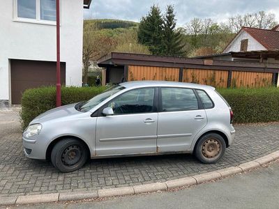 Second-hand VW Polo 69 CP (50 kW) 2008 Argintiu Hatchback