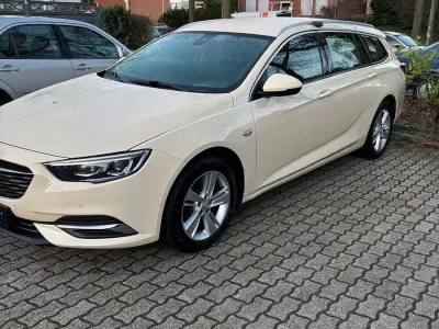 Gebraucht Opel Insignia Edition 136 PS (100 kW) 2020 Gelb Kombi