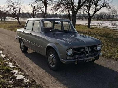 Usata Alfa Romeo Giulia 1300 Super 88 CV (64 kW) 1971 Grigio Berlina