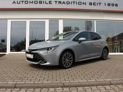 Używany Toyota Corolla Team 116 KM (85 kW) 2022 Szary Sedan/Limuzyna