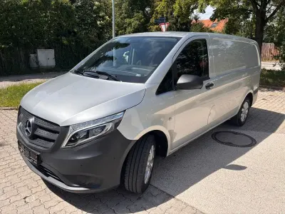 Gebraucht Mercedes Vito 163 PS (119 kW) 2022 Silber Van