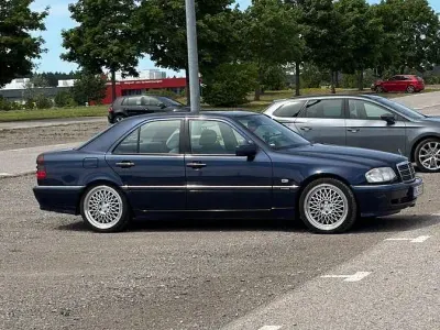 Gebraucht Mercedes C240 170 PS (125 kW) 2000 Blau Limousine
