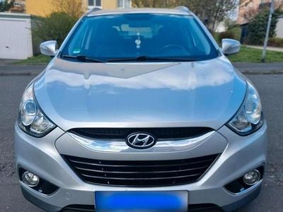 Gebraucht Hyundai Tucson 184 PS (135 kW) 2012 Silber SUV
