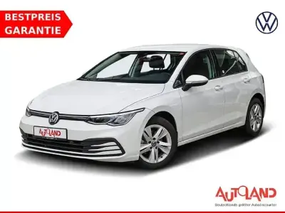 Gebraucht VW Golf VIII Life 131 PS (96 kW) 2022 Weiß Limousine