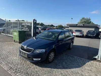 Gebraucht Skoda Octavia Ambition 116 PS (85 kW) 2016 Blau Kombi