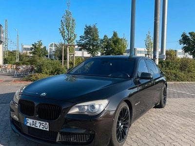 BMW 750