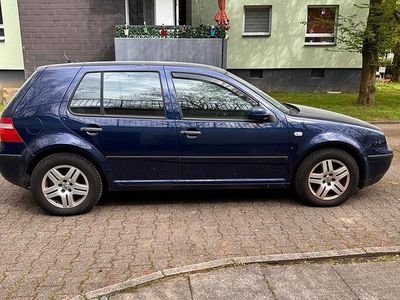 Usata VW Golf IV 75 CV (55 kW) 2002 Blu Utilitaria