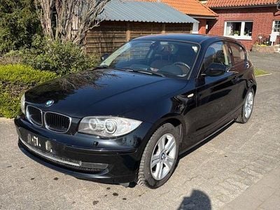 Gebraucht BMW 118 Lifestyle 143 PS (105 kW) 2010 Schwarz Kleinwagen