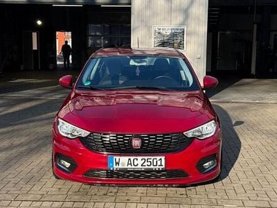 Rot Gebraucht 2017 Fiat Tipo Lounge Limousine | 9.200 € (Fairer Preis)