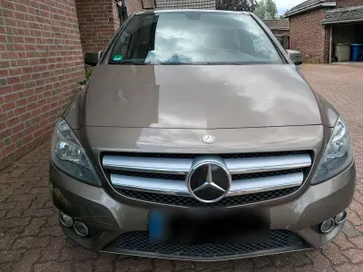 Gebraucht Mercedes B200 2012 Beige Kleinwagen