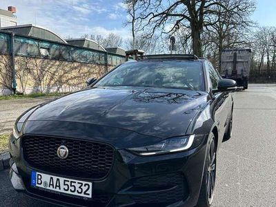 gebraucht Jaguar XE D200 AWD Aut. R-Dynamic Black