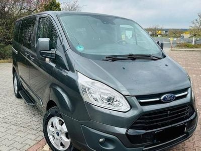 Gebraucht Ford Tourneo 170 PS (125 kW) 2018 Grau Van / Kleinbus