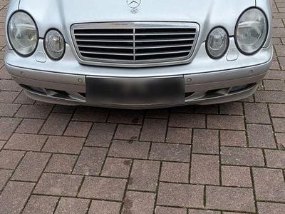 Second-hand Mercedes CLK320 Elegance 218 CP (160 kW) 2002 Argintiu Cabrio