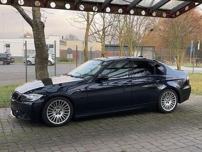 Gebraucht BMW 325 197 PS (144 kW) 2007 Blau Limousine