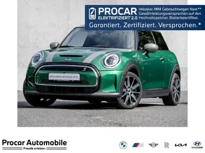 Gebraucht Mini Cooper SE 135 kW (184 PS) 2023 British racing green iv Kleinwagen