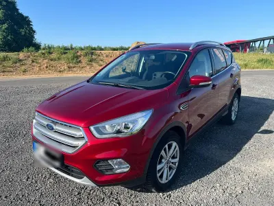 Gebraucht Ford Kuga Trend 120 PS (88 kW) 2018 Rot SUV