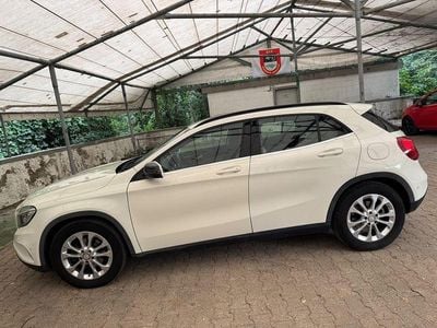 Mercedes GLA220