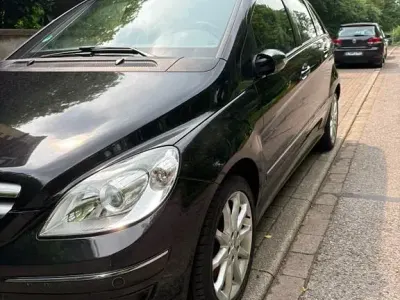 Gebraucht Mercedes B200 136 PS (100 kW) 2005 Schwarz Van / Kleinbus