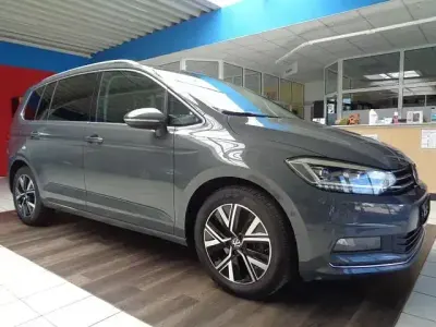 Gebraucht VW Touran Highline 150 PS (110 kW) 2021 Delfingrau metallic Van / Kleinbus