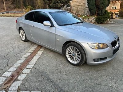 Gebraucht BMW 320 177 PS (130 kW) 2009 Silber Coupé